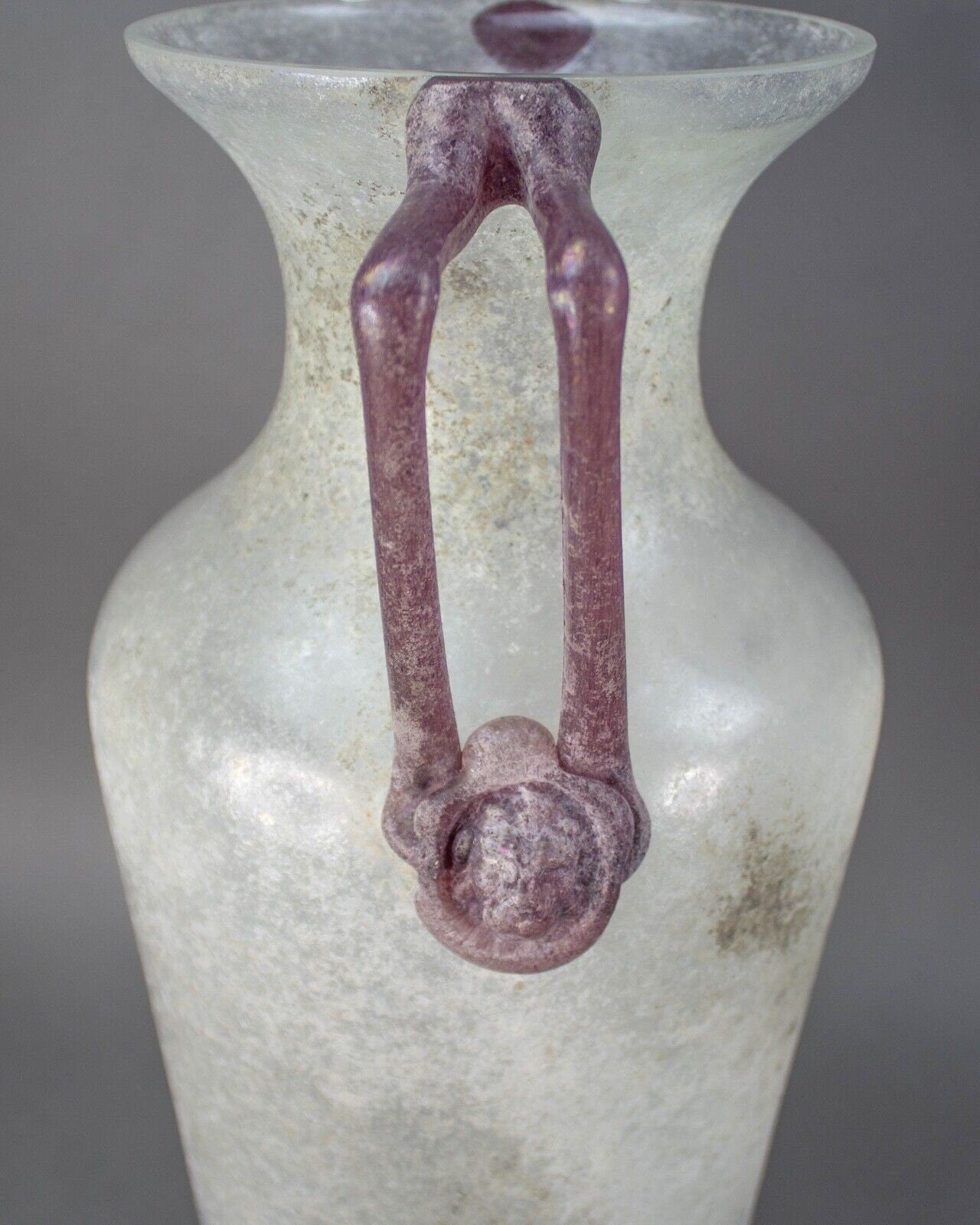 Monumental Signed Murano Scavo Amphora Art Glass Vase Lion Head Handles 18 5/8"