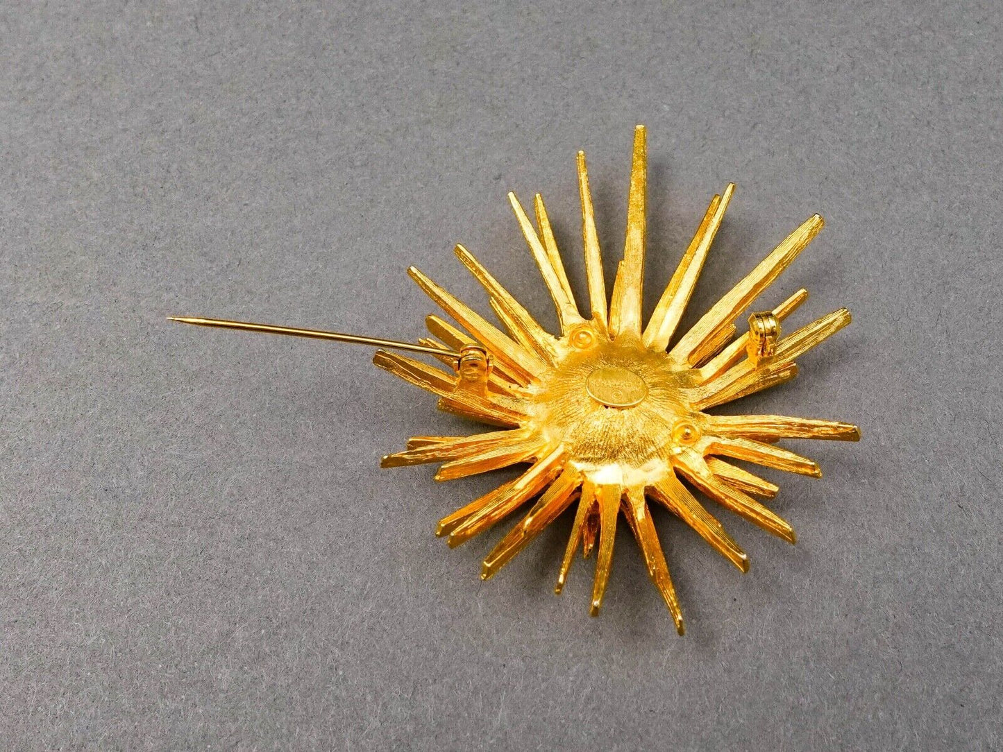 Schaperelli Signed Vintage Starburst Star Gold Tone Amber Brooch Pin