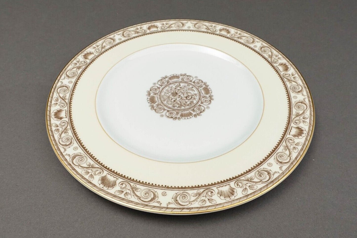 Wedgwood England Runnymede Cream Bone China 10 1/2" Dinner Plate Set Of 4