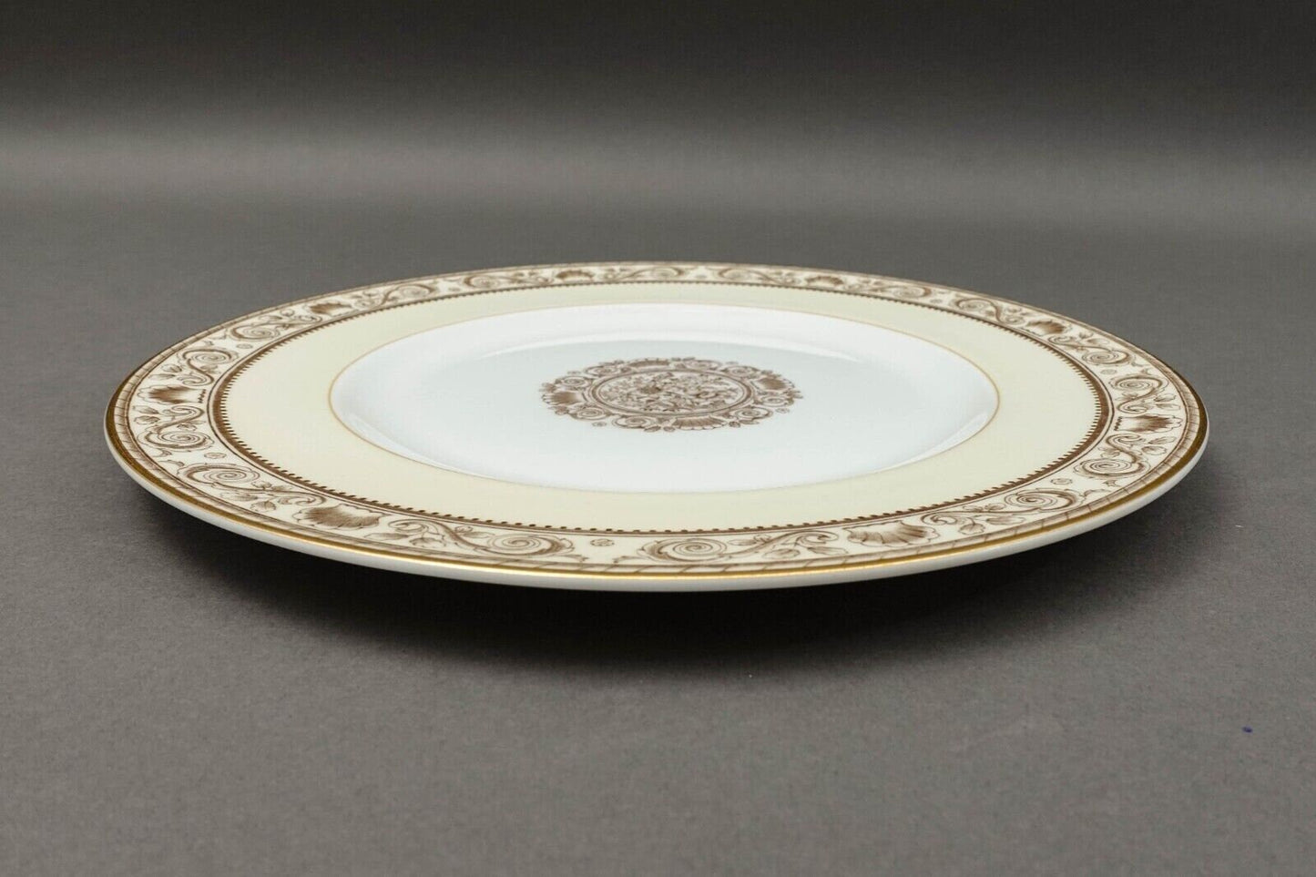 Wedgwood England Runnymede Cream Bone China 10 1/2" Dinner Plate Set Of 4