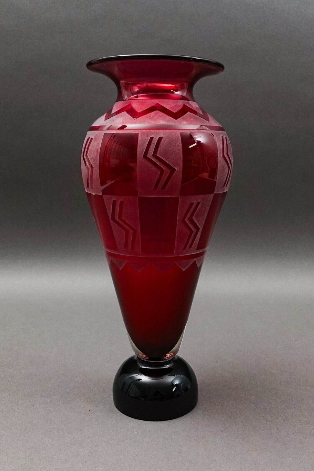 Steven Correia Signed 1988 Red Cameo Art Glass Limited Edition Vase 12 1/2"