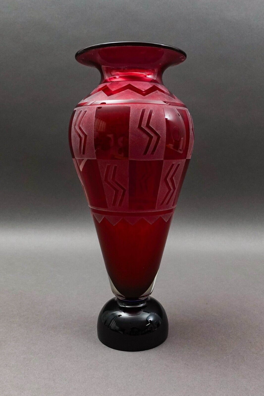Steven Correia Signed 1988 Red Cameo Art Glass Limited Edition Vase 12 1/2"