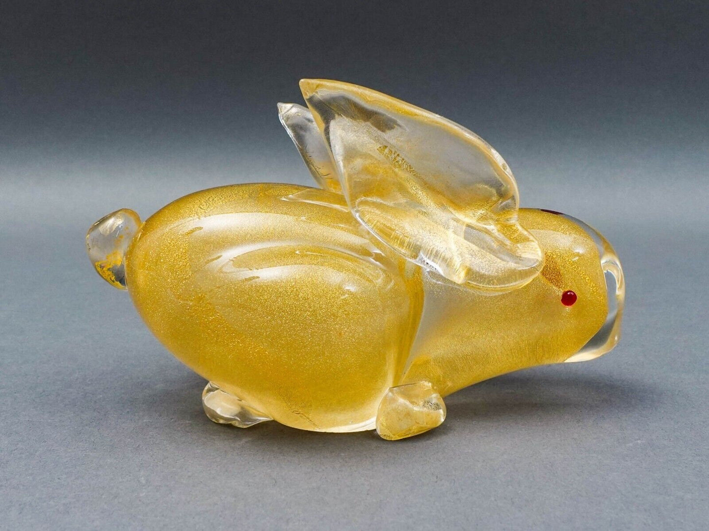 Vintage Murano Italy Gold Flecks Art Glass Bunny Rabbit Figurine With Red Eyes