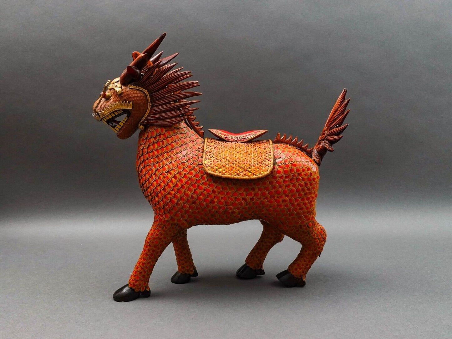 Shanghai Handicrafts Vintage Lacquer Wicker Bamboo Longma Dragon Basket (Read)