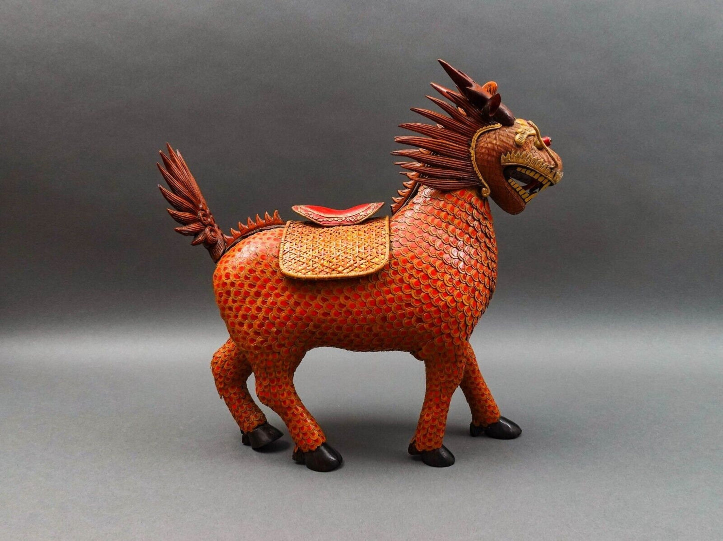 Shanghai Handicrafts Vintage Lacquer Wicker Bamboo Longma Dragon Basket (Read)