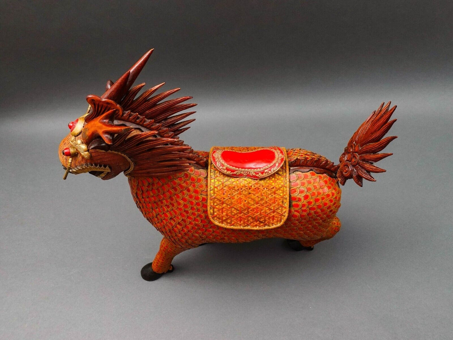 Shanghai Handicrafts Vintage Lacquer Wicker Bamboo Longma Dragon Basket (Read)