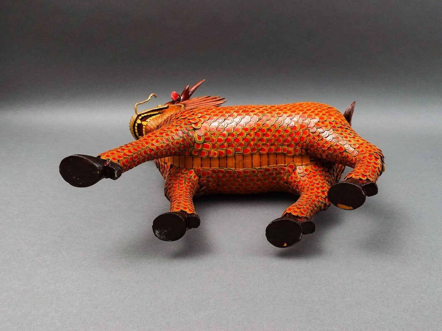 Shanghai Handicrafts Vintage Lacquer Wicker Bamboo Longma Dragon Basket (Read)