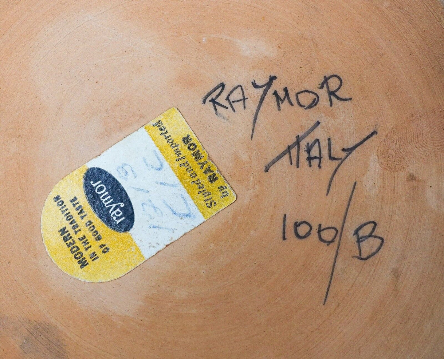 Raymor Bitossi Alvino Bagni Italy MCM Terra Cotta Art Pottery Plate 10 3/4"