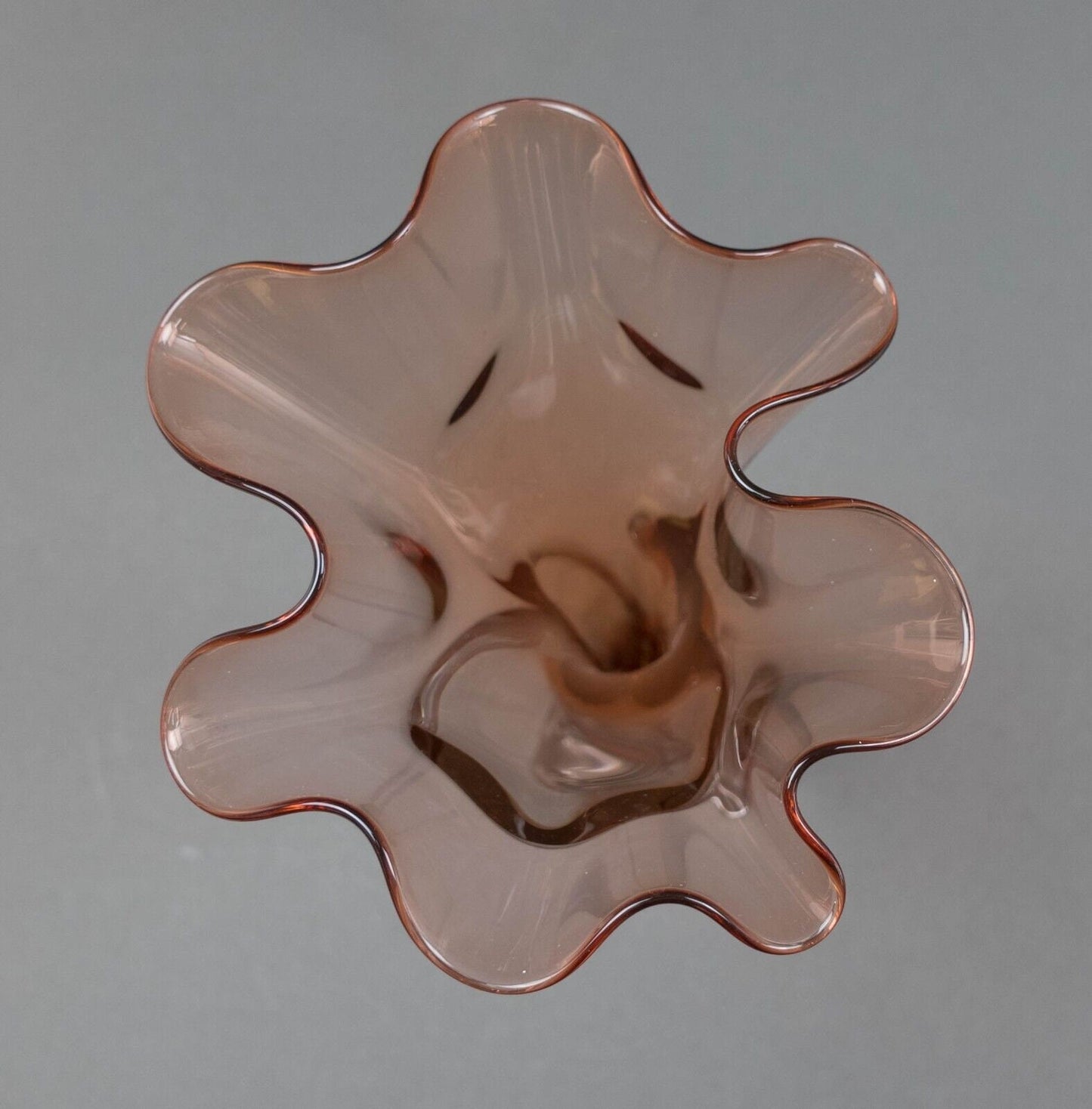Jonathan Winfisky 2000 Signed Handkerchief Art Glass Flower Vase 11 1/2"