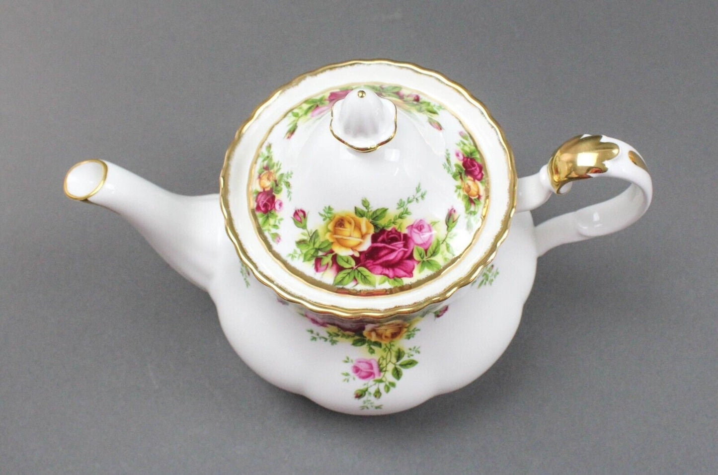 Royal Albert England Bone China Old Country Roses Large Teapot With Gold Trim