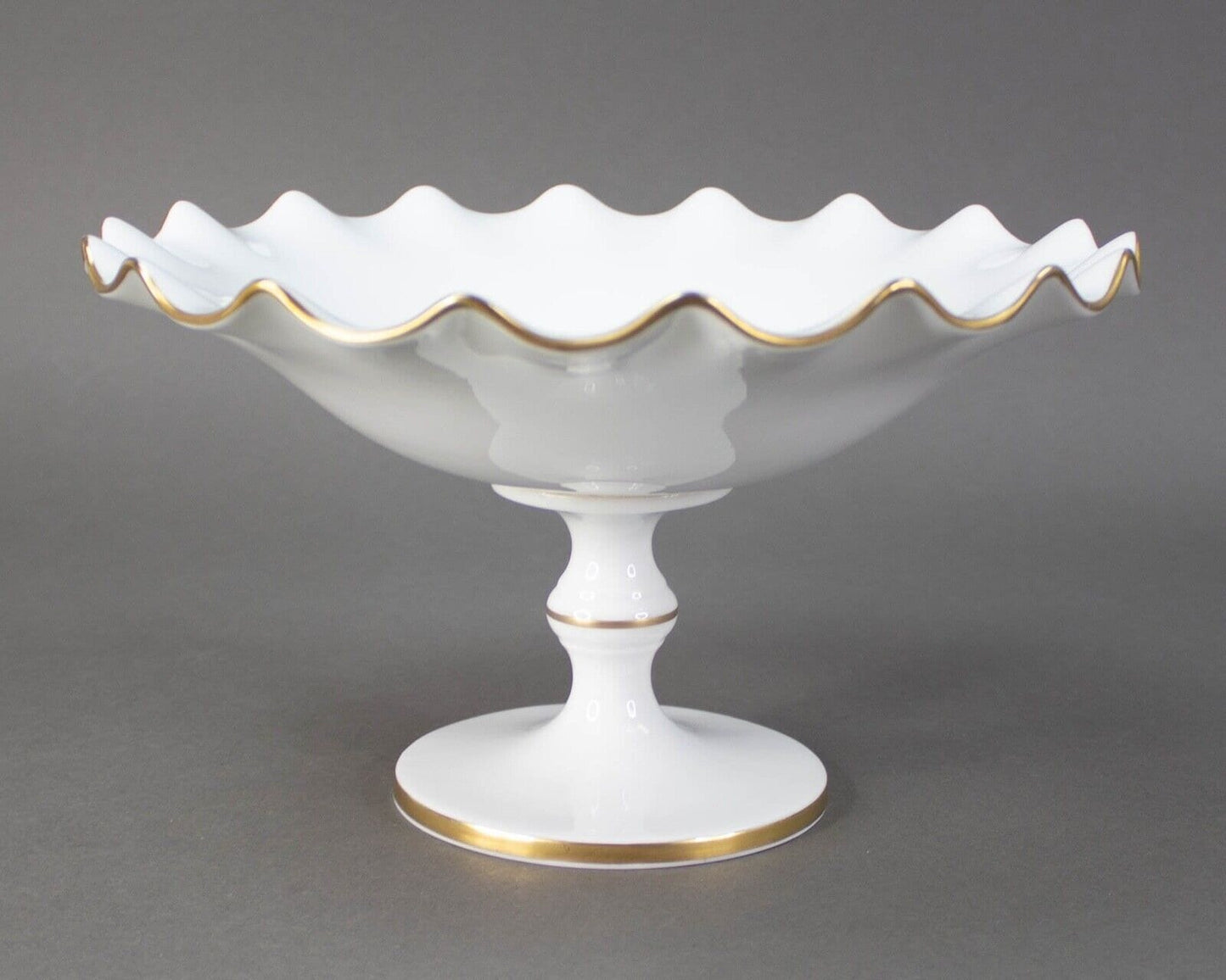 Vista Alegre VA Portugal Ruffled Gold Trim Footed Pedestal Bowl Compote 9 1/4"