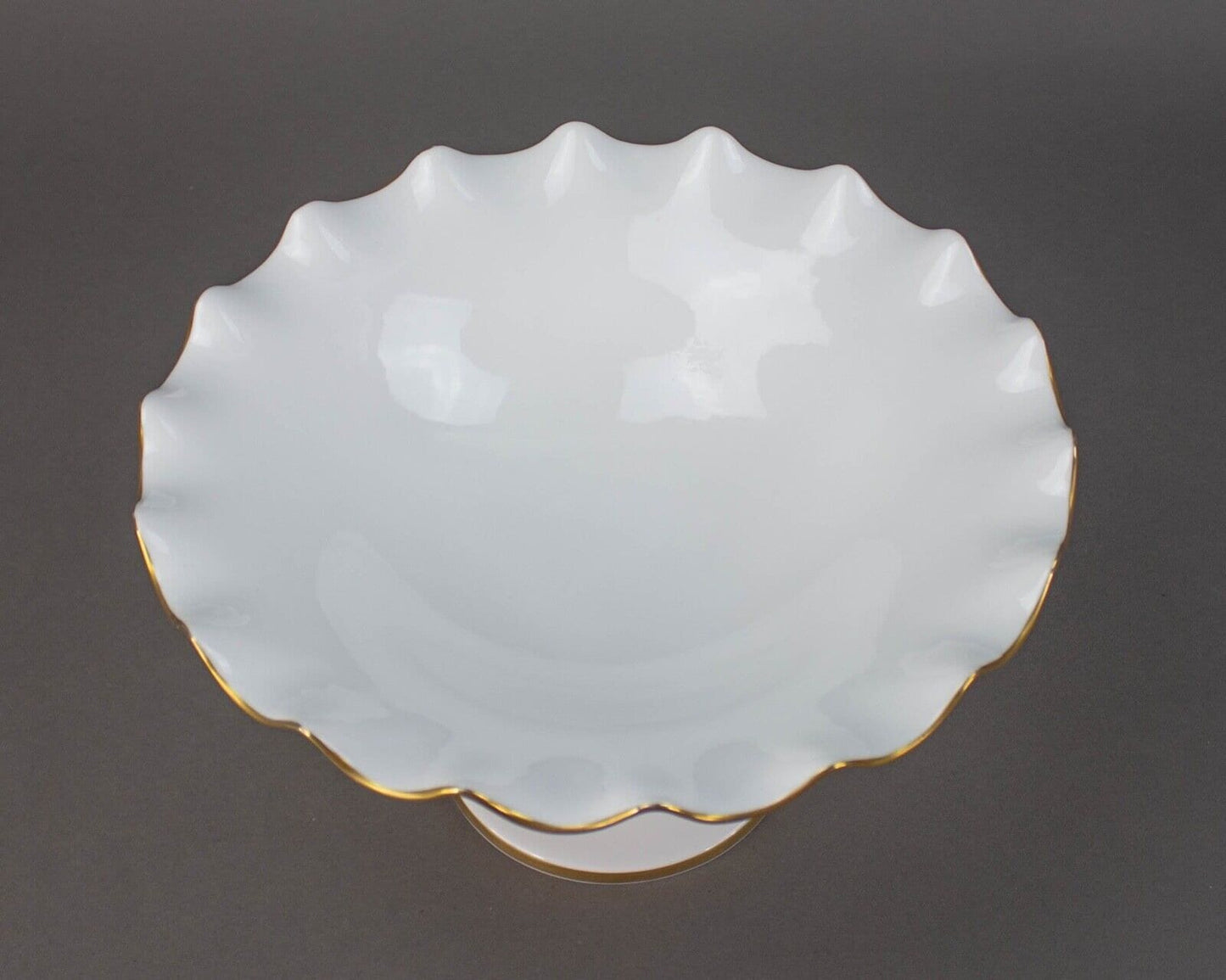 Vista Alegre VA Portugal Ruffled Gold Trim Footed Pedestal Bowl Compote 9 1/4"