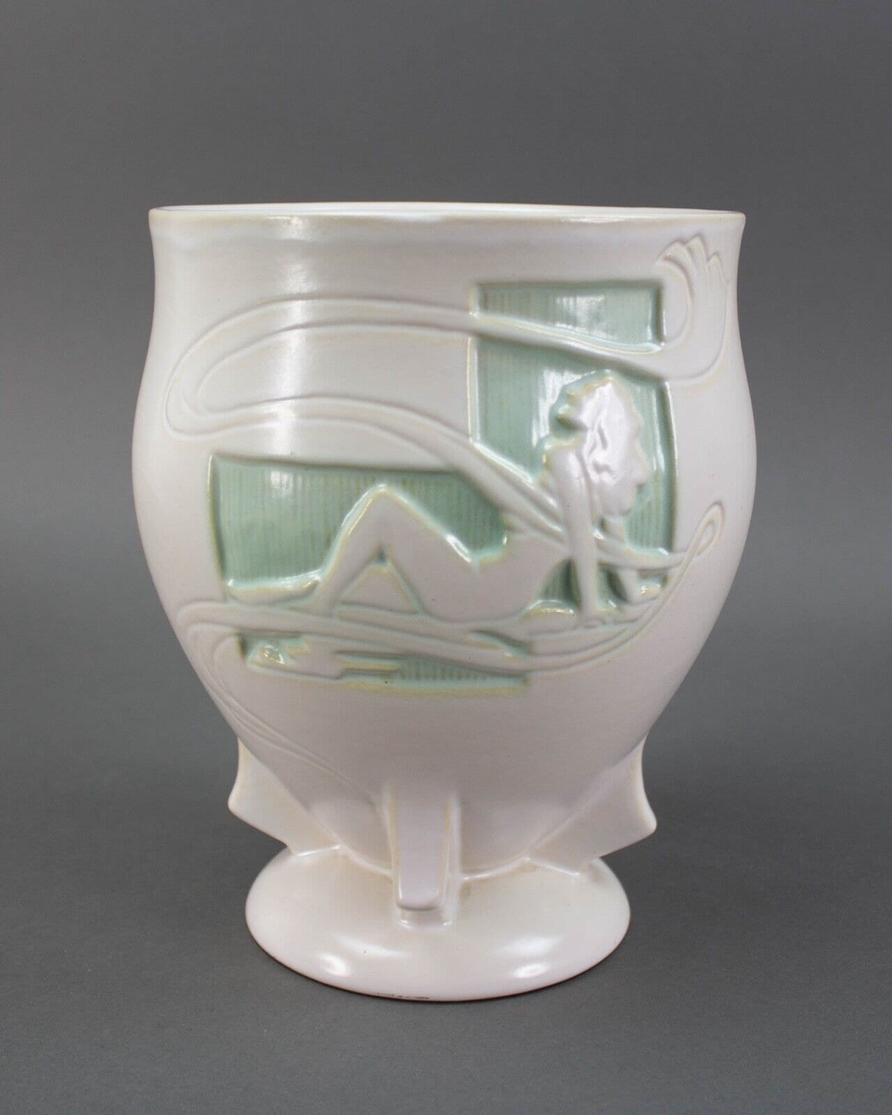 Roseville # 763-8 Silhouette Shape Art Pottery Vase