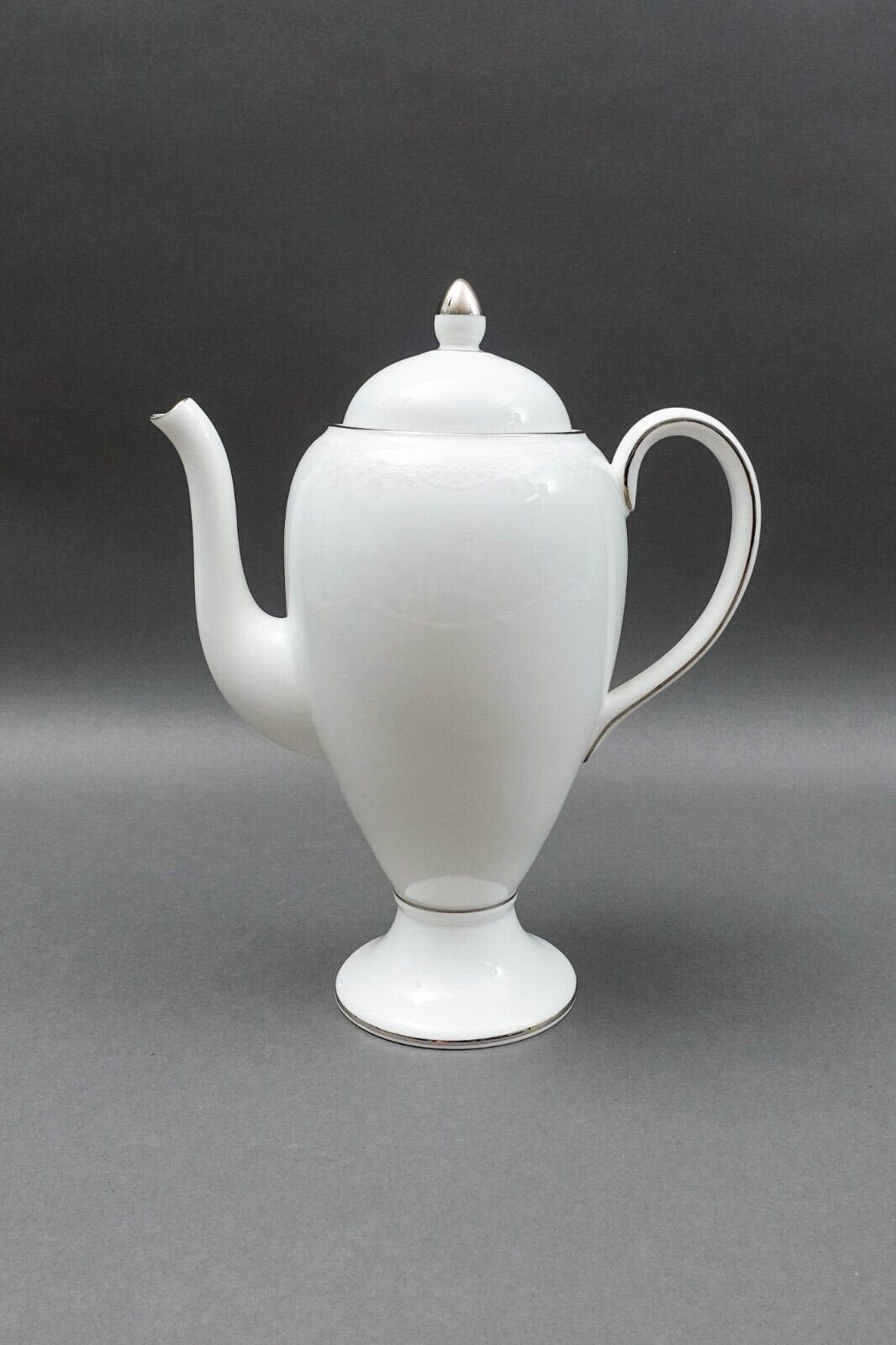 Wedgwood England St. Moritz White Platinum Bone China Beverage Coffee Tea Pot