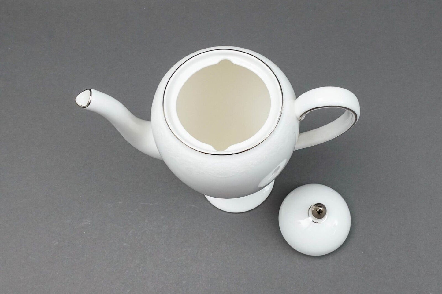 Wedgwood England St. Moritz White Platinum Bone China Beverage Coffee Tea Pot