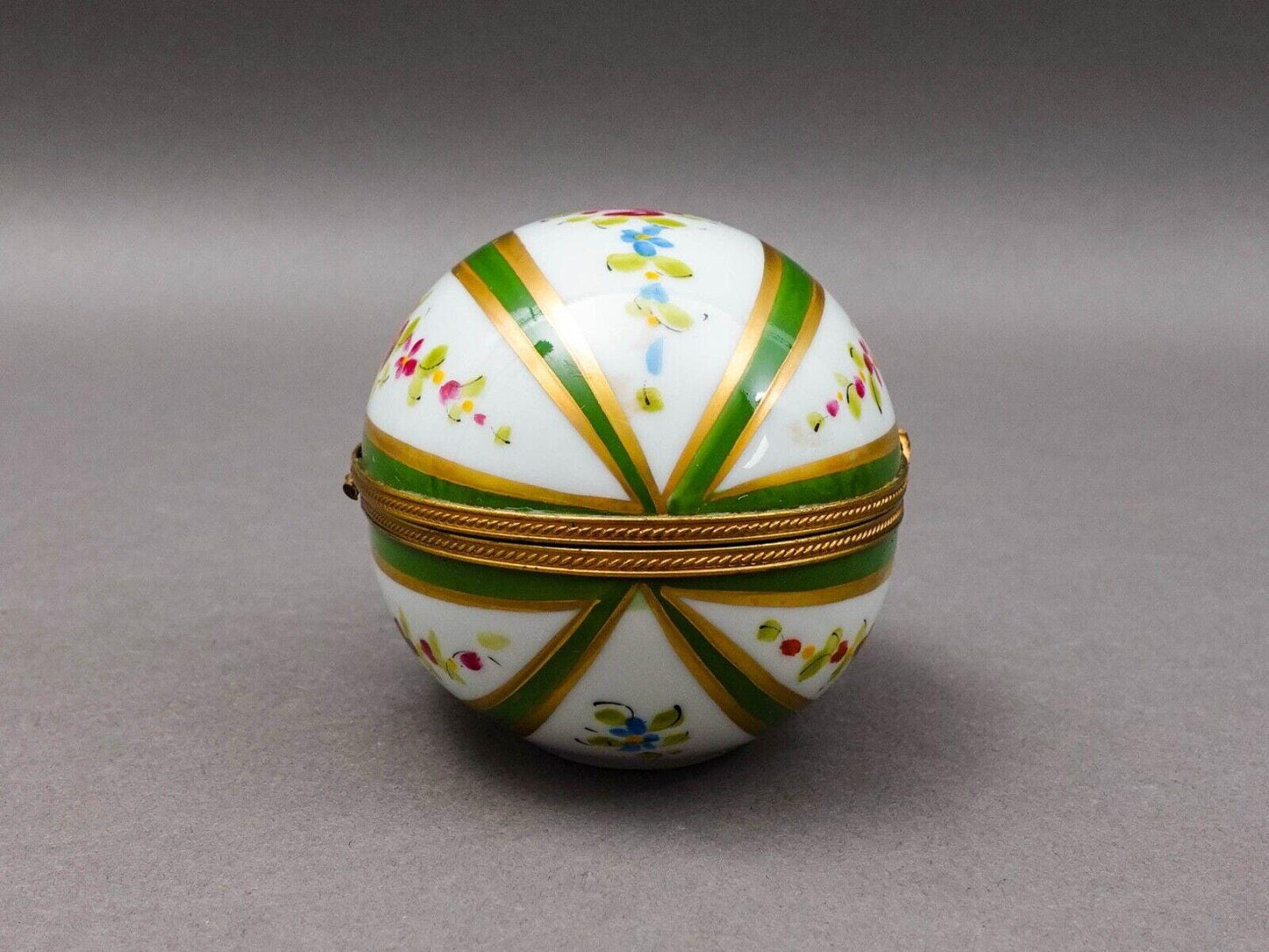 Limoges France Decor Main Green & Gold Floral Porcelain Egg Hinged Trinket Box