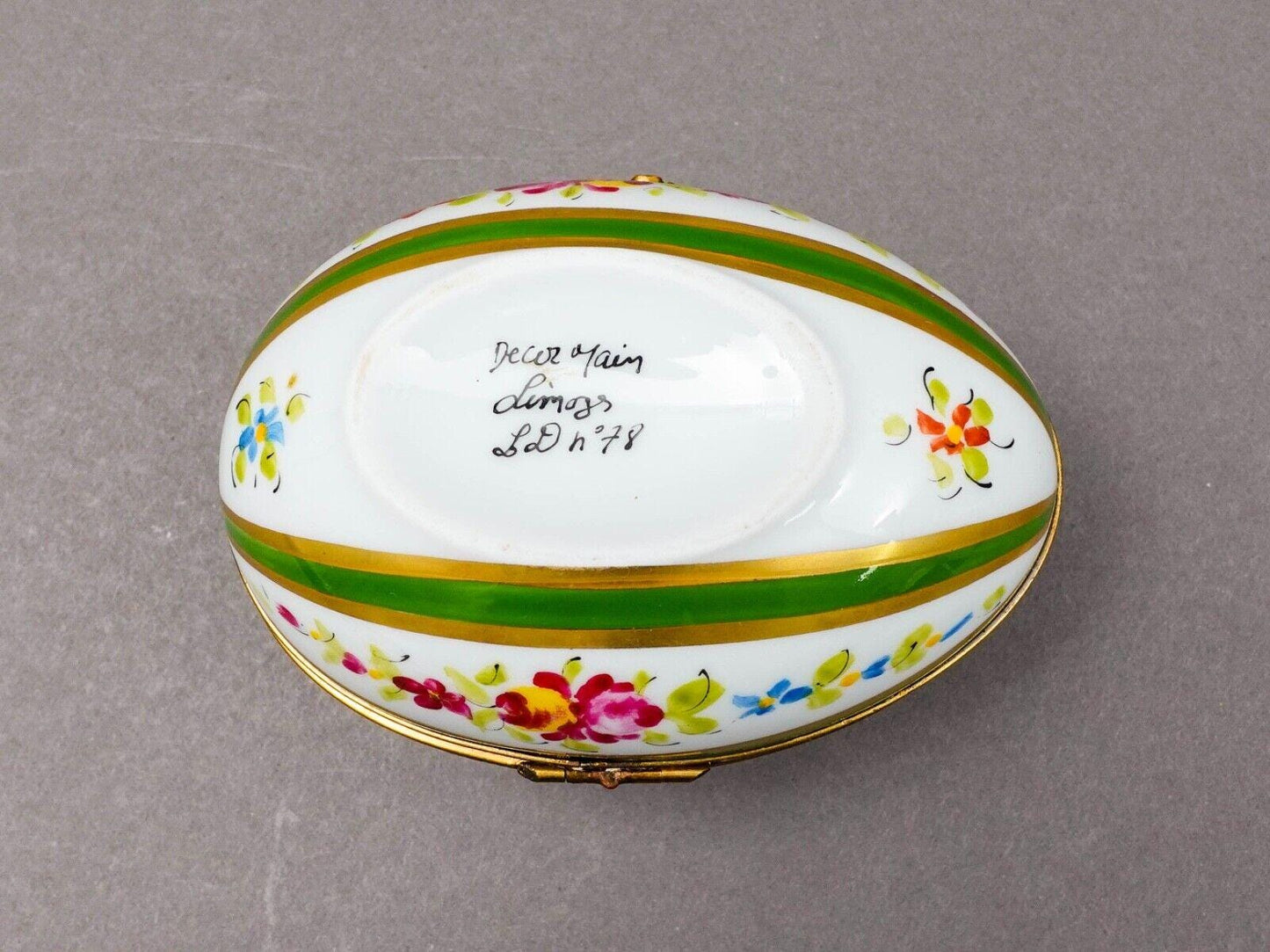 Limoges France Decor Main Green & Gold Floral Porcelain Egg Hinged Trinket Box