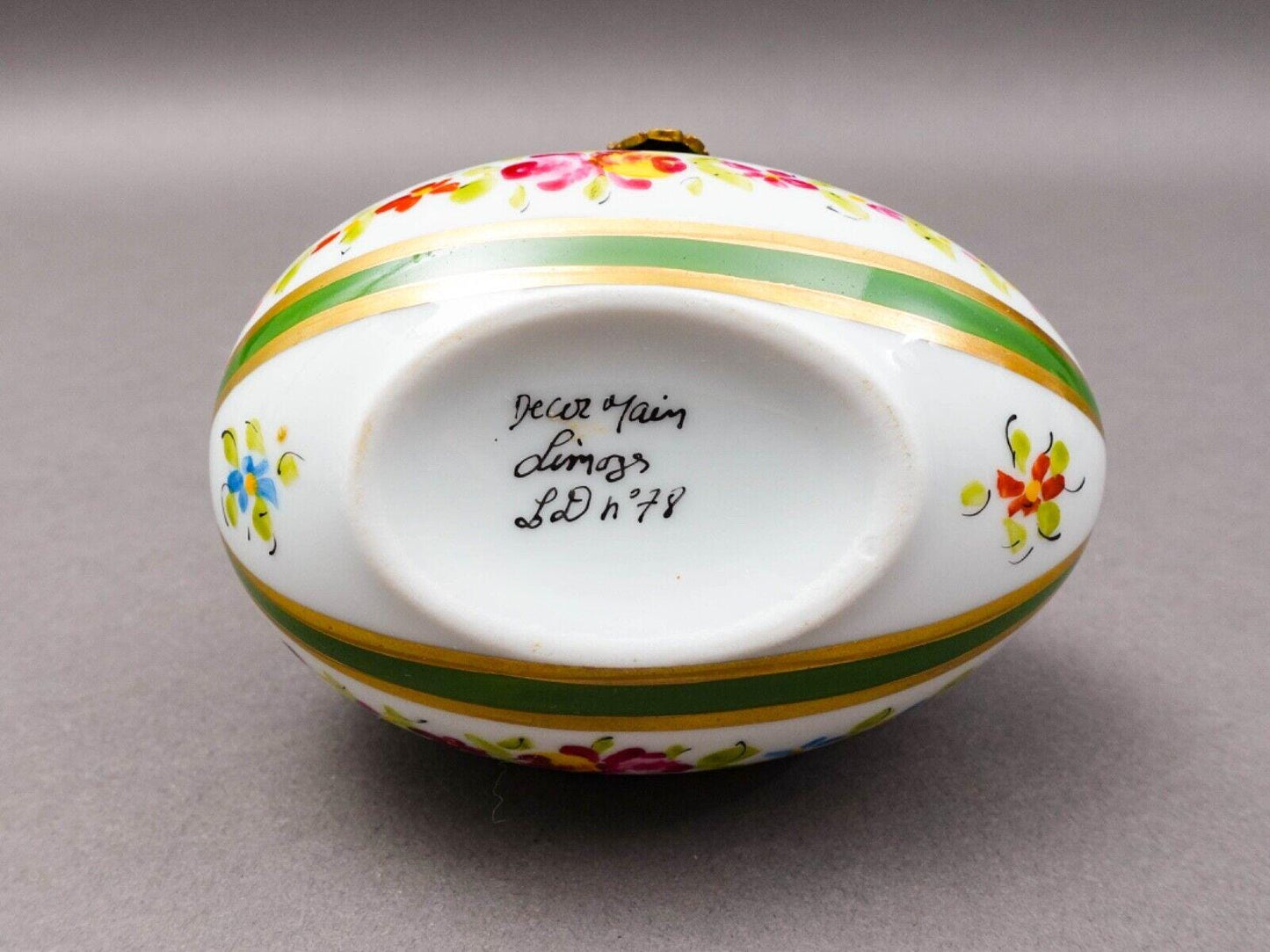 Limoges France Decor Main Green & Gold Floral Porcelain Egg Hinged Trinket Box