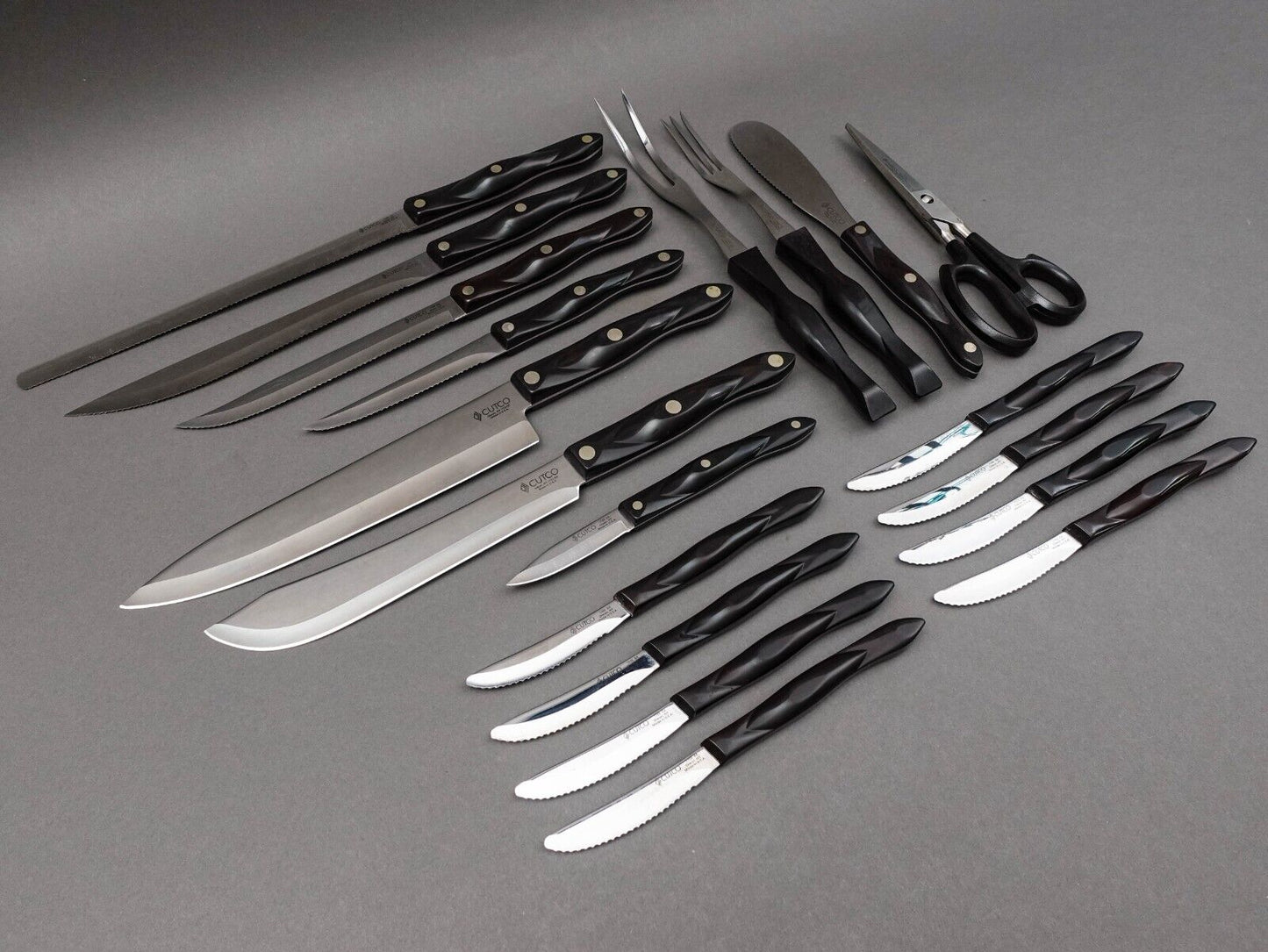 Cutco USA Kitchen Cutlery Knife Set 19 Piece Plus Oak Wood Block Stand