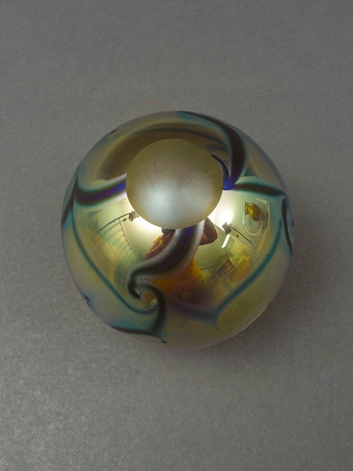 Robert Eickholt 1995 Iridescent Gold Aurene Art Glass Sea Anemone Flower Vase 5"