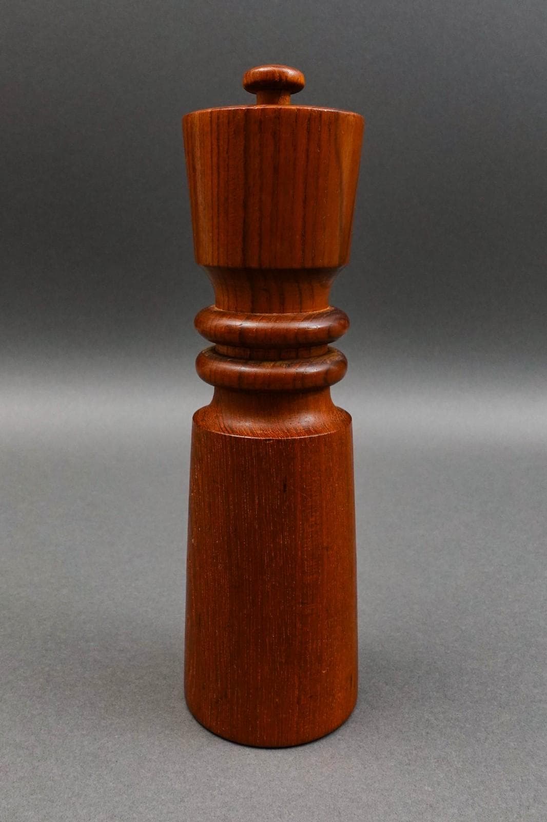 Dansk Jens Quistaard Denmark Vintage Chess Queen 832 Teak Wood Salt Pepper Mill