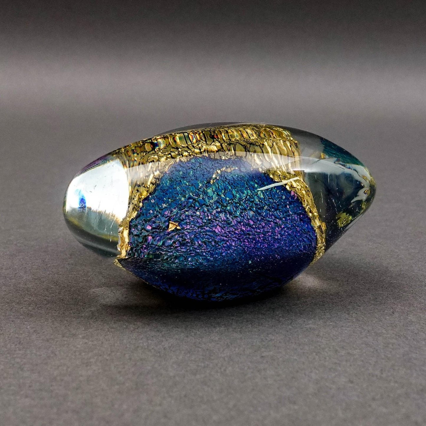 Eickholt Signed 1996 Iridescent Dichroic Gold Foil Heart Art Glass Paperweight