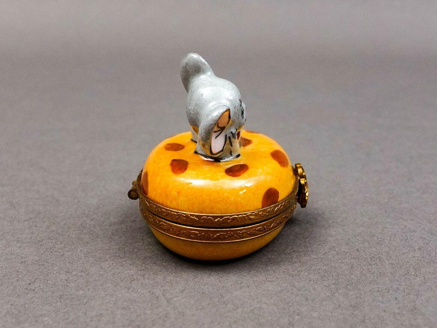 Limoges France Signed Peint Main Mouse And Cheese Porcelain Hinged Trinket Box