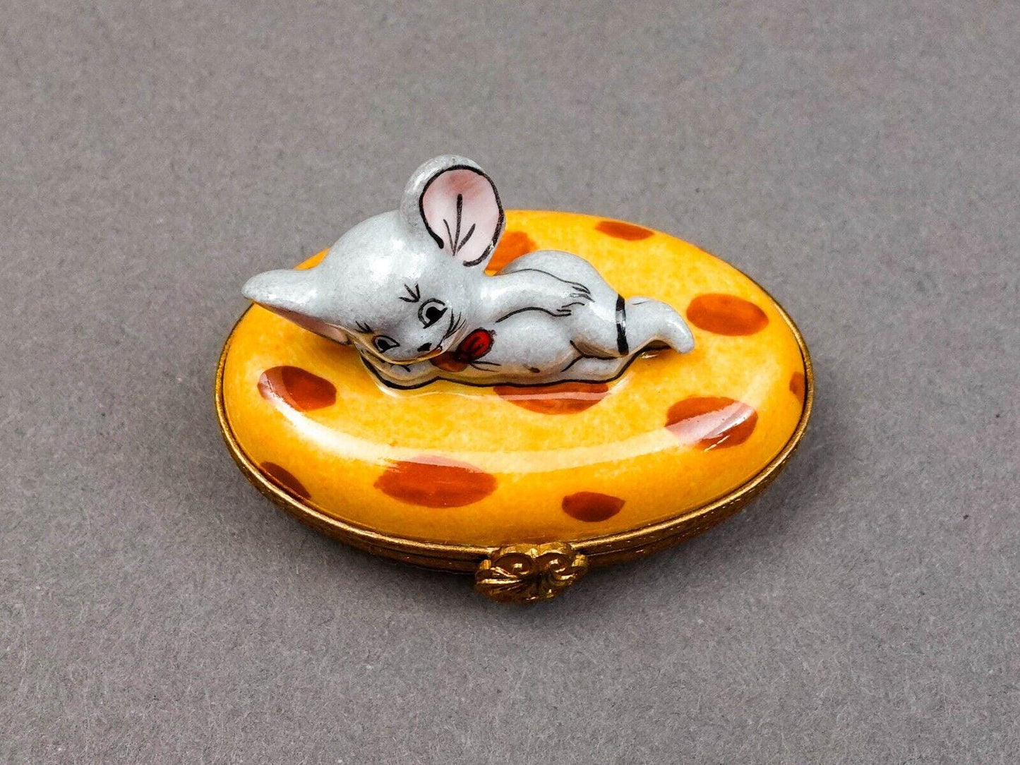 Limoges France Signed Peint Main Mouse And Cheese Porcelain Hinged Trinket Box