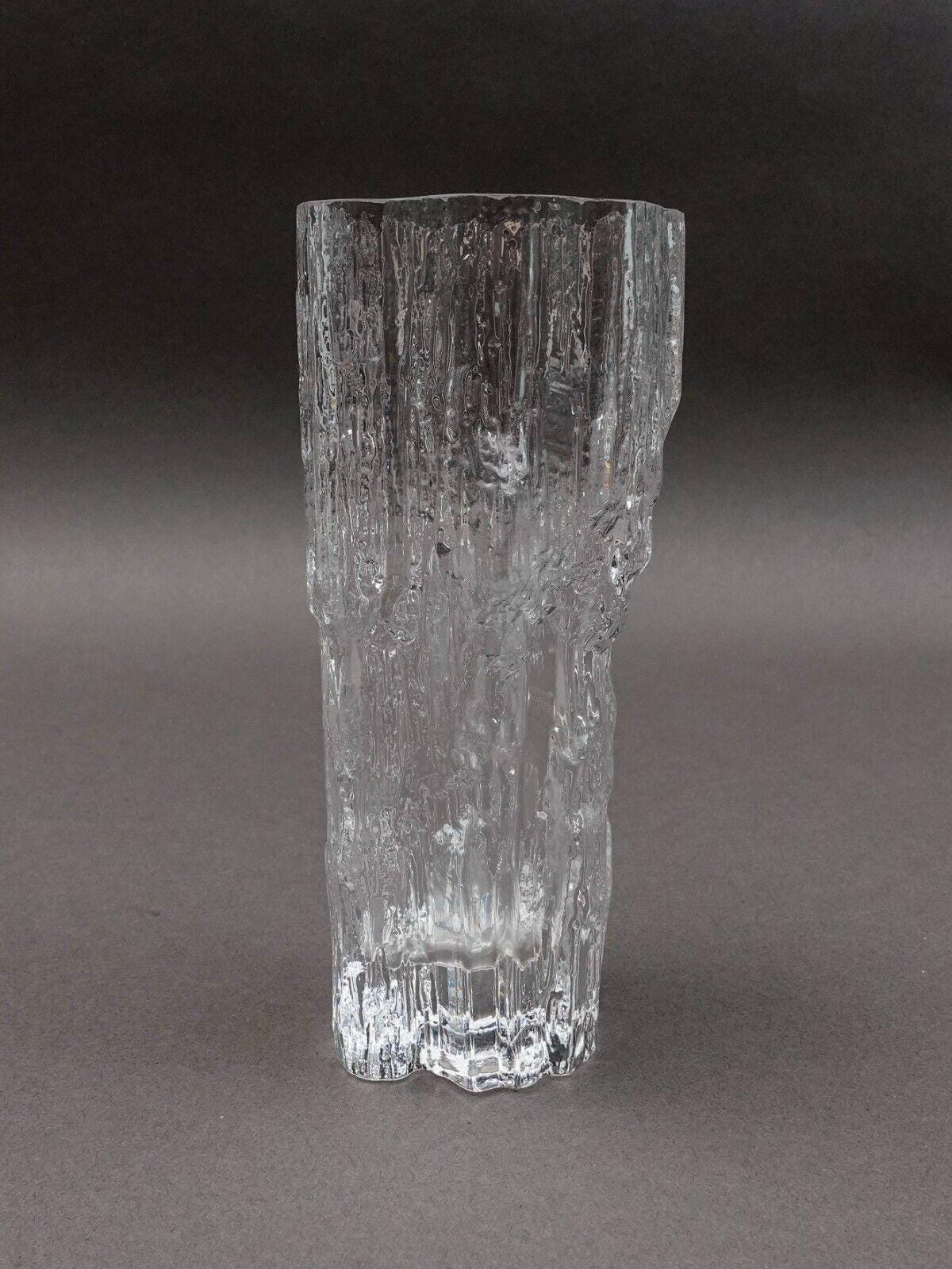 Iittala Finland Tapio Wirkkala Signed MCM "Avena" Textured Ice Glass Vase 6 7/8"