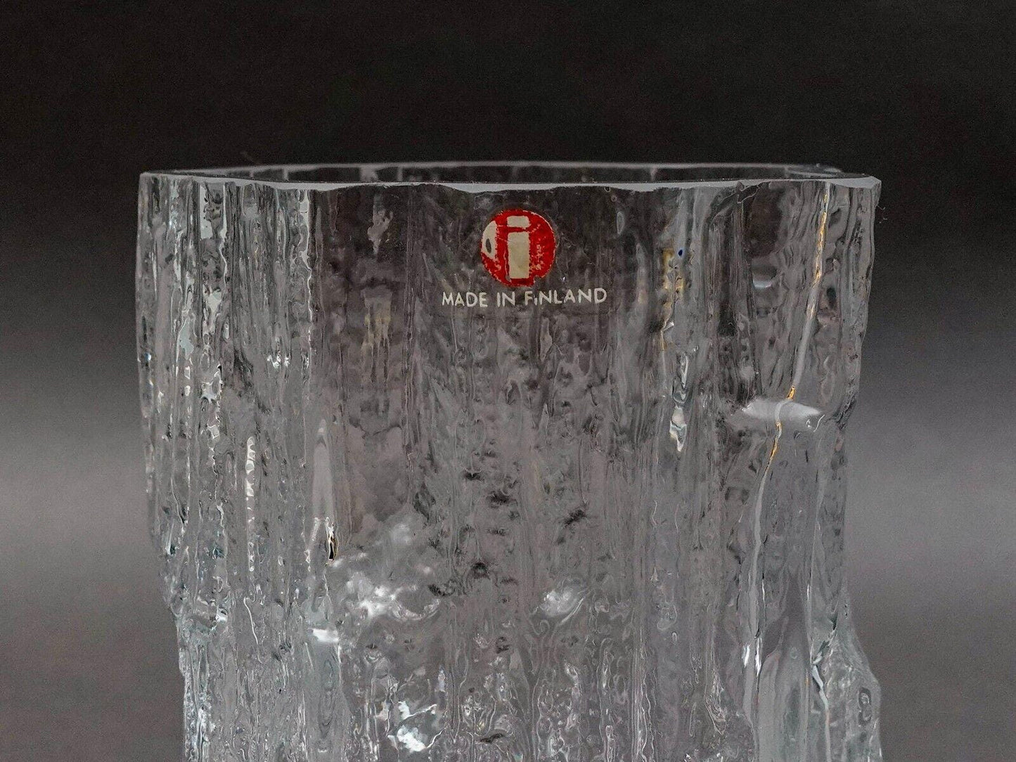 Iittala Finland Tapio Wirkkala Signed MCM "Avena" Textured Ice Glass Vase 6 7/8"