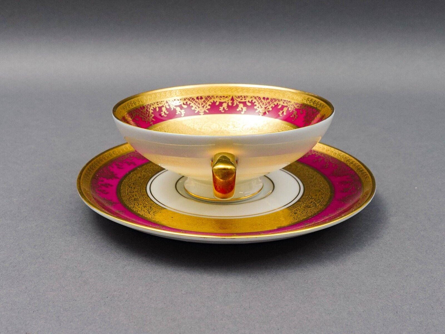 DW Porzellan Karlsbader Wertarbeit Fuchsia Gold Encrusted Cream Soup Bowl Set 4