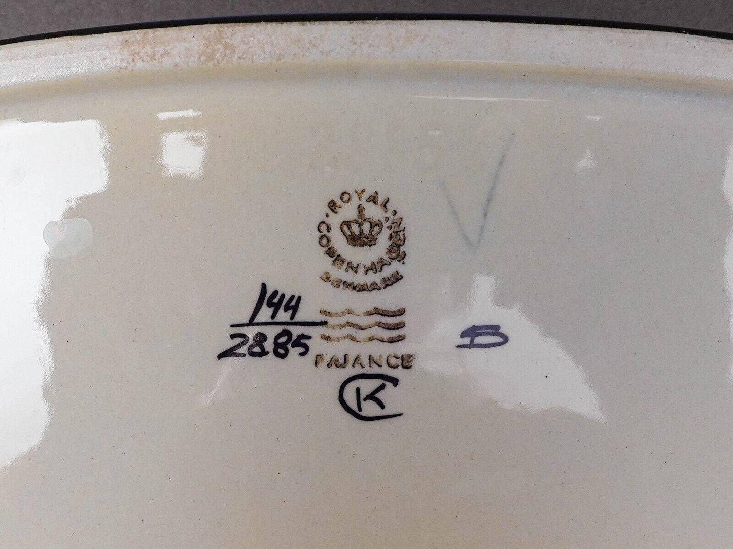 Royal Copenhagen Denmark Kari Christensen Fajance Birds Square Dish 144/2885