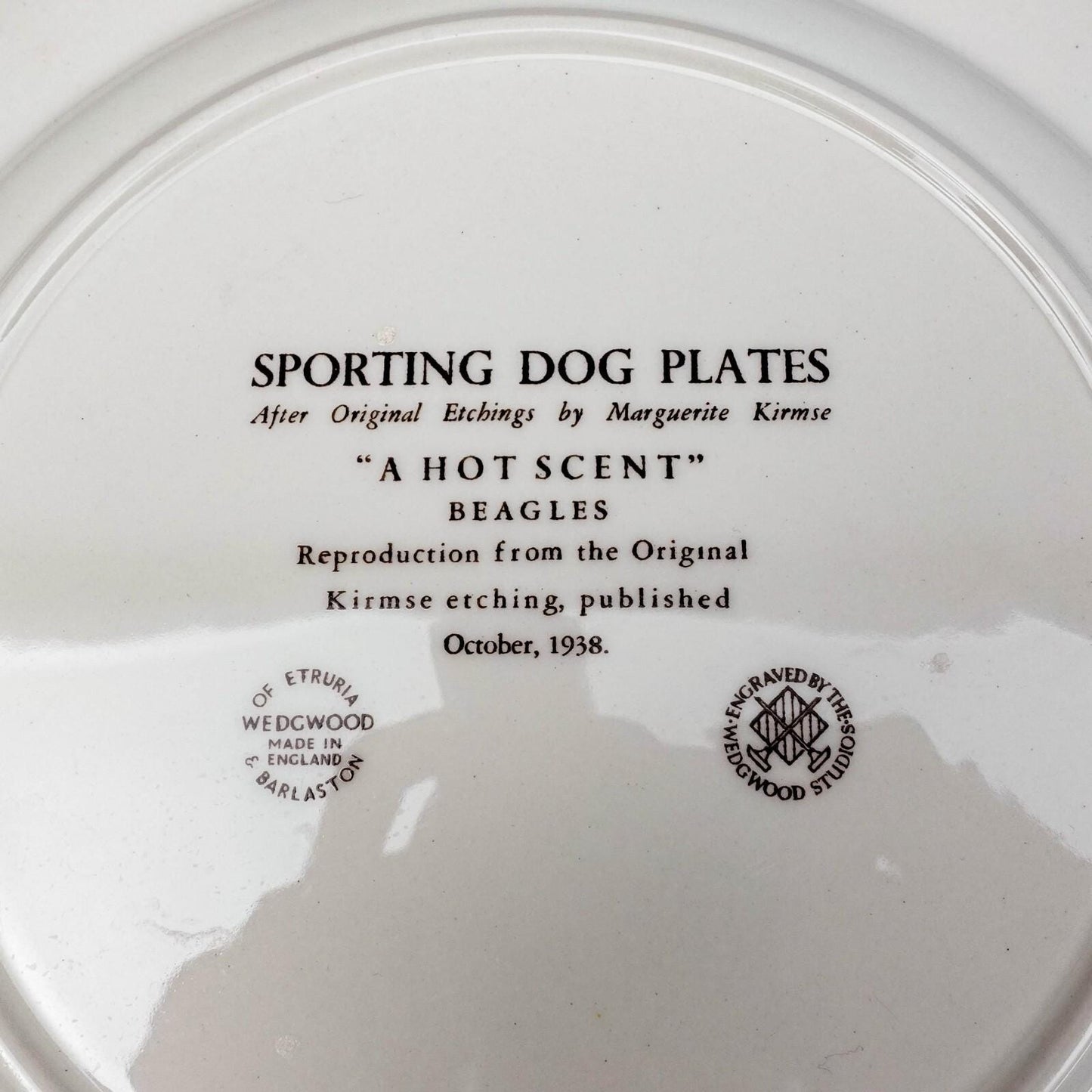 Wedgwood England Sporting Dog "A Hot Scent" Beagles Plate Marguerite Kirmse