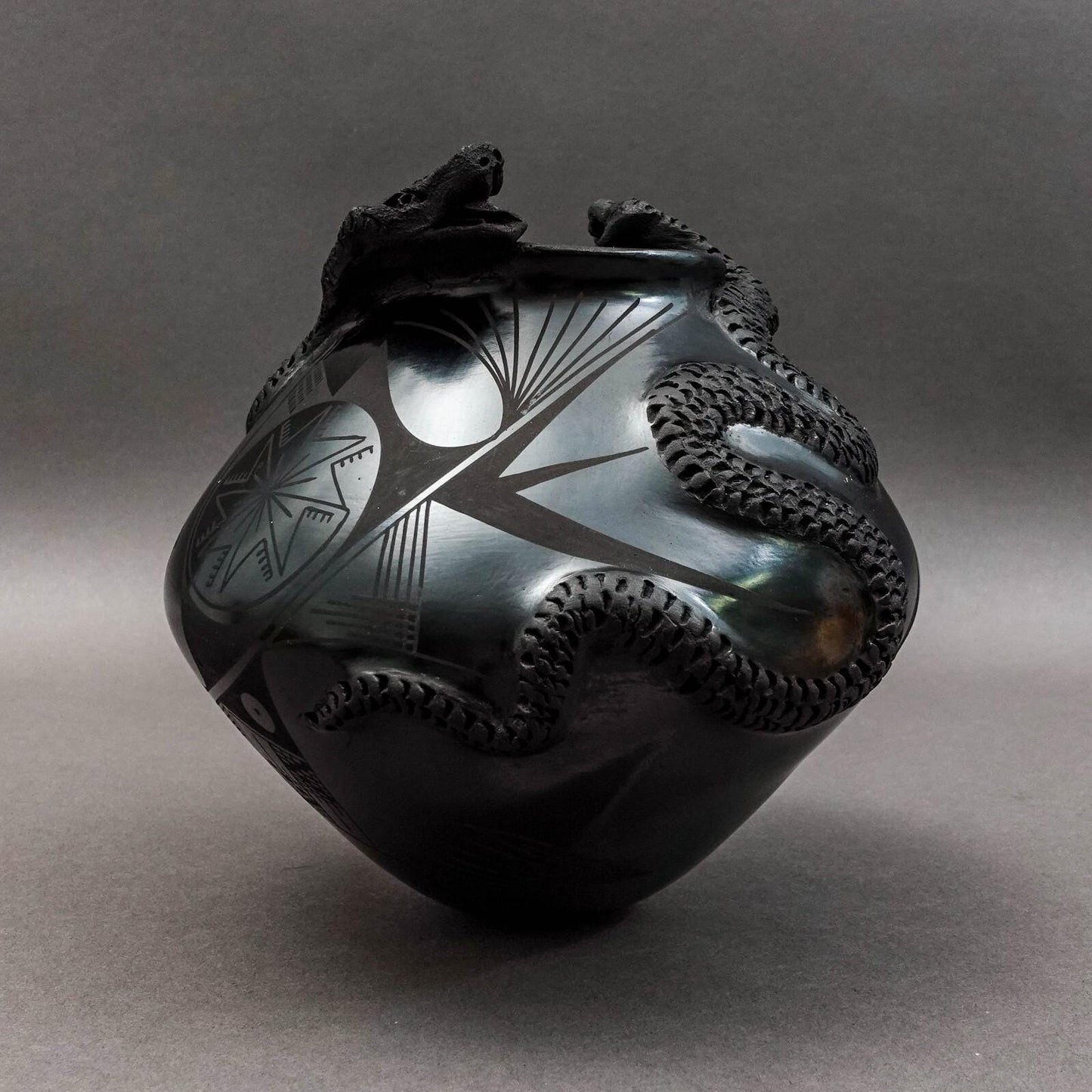 Rito Talavera Quezada Mata Ortiz Rattle Snake Casa Grandes Pottery Vase 6.5"
