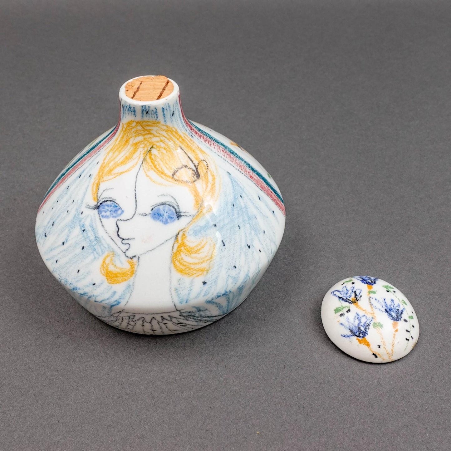 Milvia Quadrifoglio Italy Vintage Hand Painted Pottery Bottle (Read)