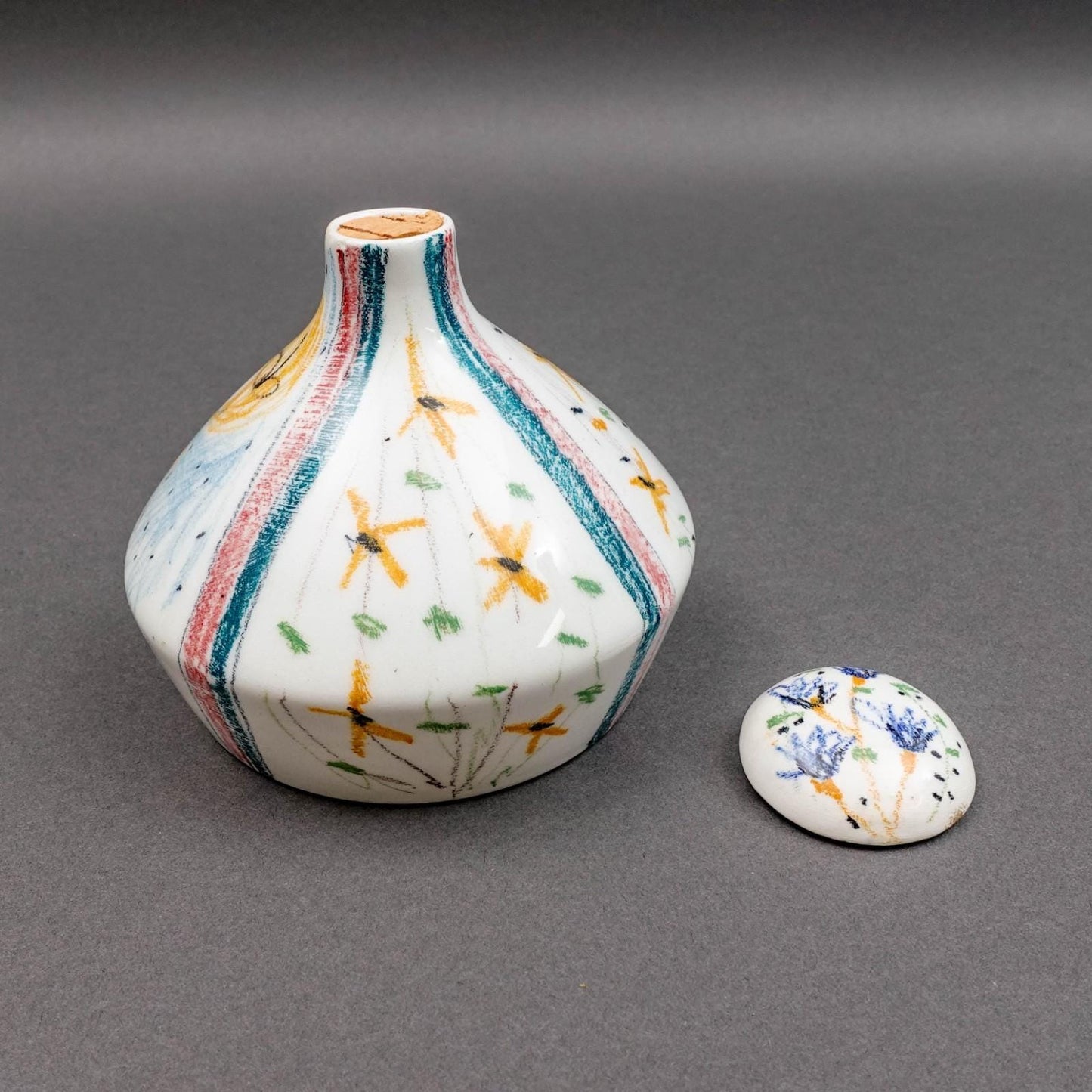 Milvia Quadrifoglio Italy Vintage Hand Painted Pottery Bottle (Read)