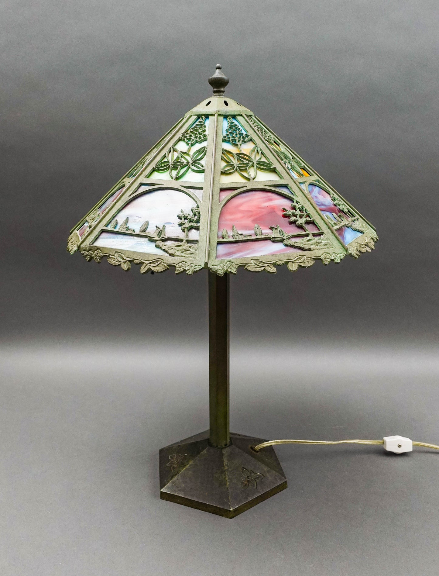 Bradley & Hubbard Antique Vintage Arts And Crafts Leaded Slag Glass Table Lamp