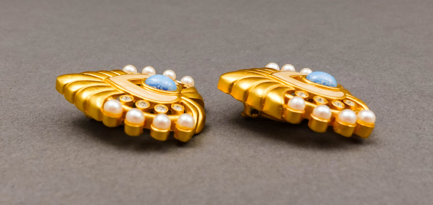 Elizabeth Taylor Avon Vintage Heart Of Hollywood Gold Tone Pearls Clip Earrings