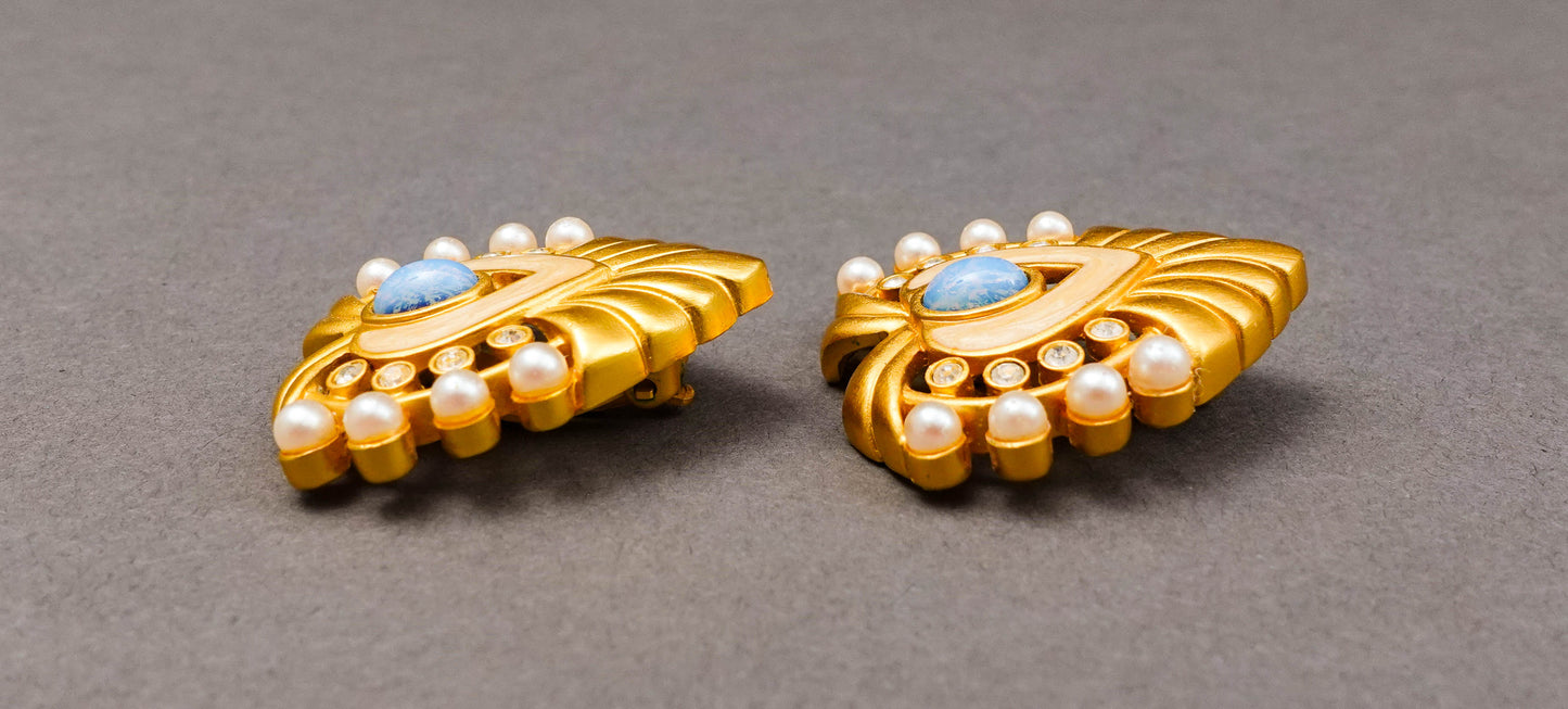 Elizabeth Taylor Avon Vintage Heart Of Hollywood Gold Tone Pearls Clip Earrings