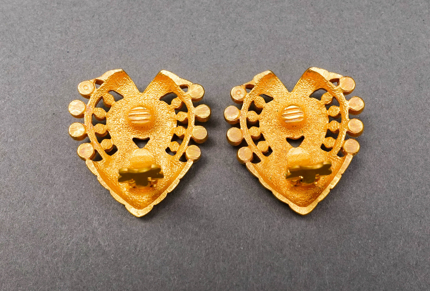 Elizabeth Taylor Avon Vintage Heart Of Hollywood Gold Tone Pearls Clip Earrings