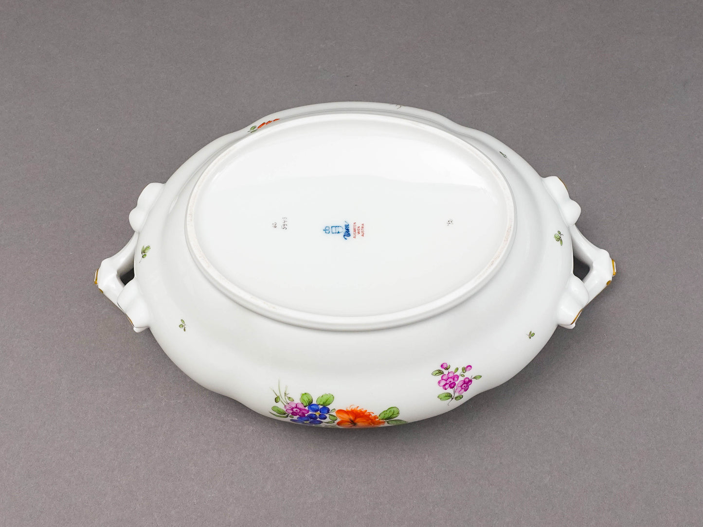 Augarten Wien Austria Floral Gold Gilt Porcelain Large Oval Covered Soup Tureen