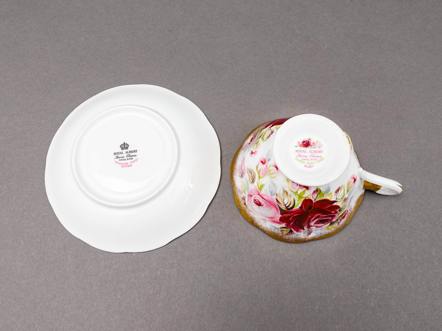 Royal Albert England Summer Bounty Series Ruby Tea Cup & Saucer