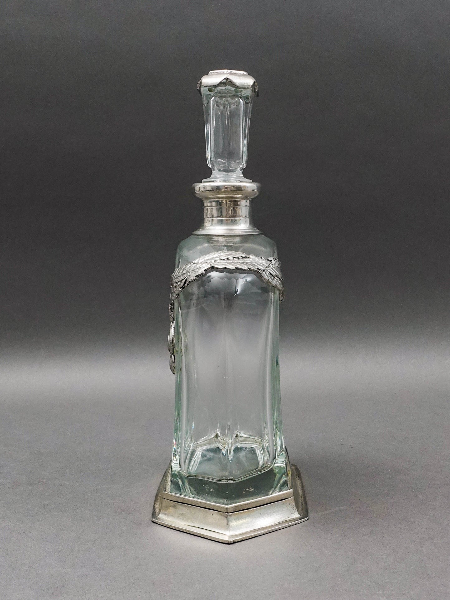 Brescia Peltro Italy Grape Pewter Etain Zinn 95% Crystal Glass Whiskey Decanter