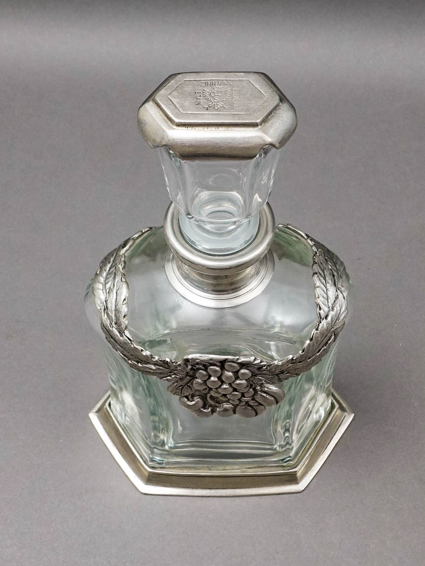 Brescia Peltro Italy Grape Pewter Etain Zinn 95% Crystal Glass Whiskey Decanter