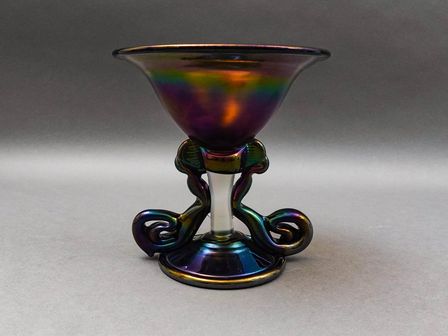Kim Newcomb 1973 Signed Iridescent Art Glass Vase Pedestal Bowl Compote