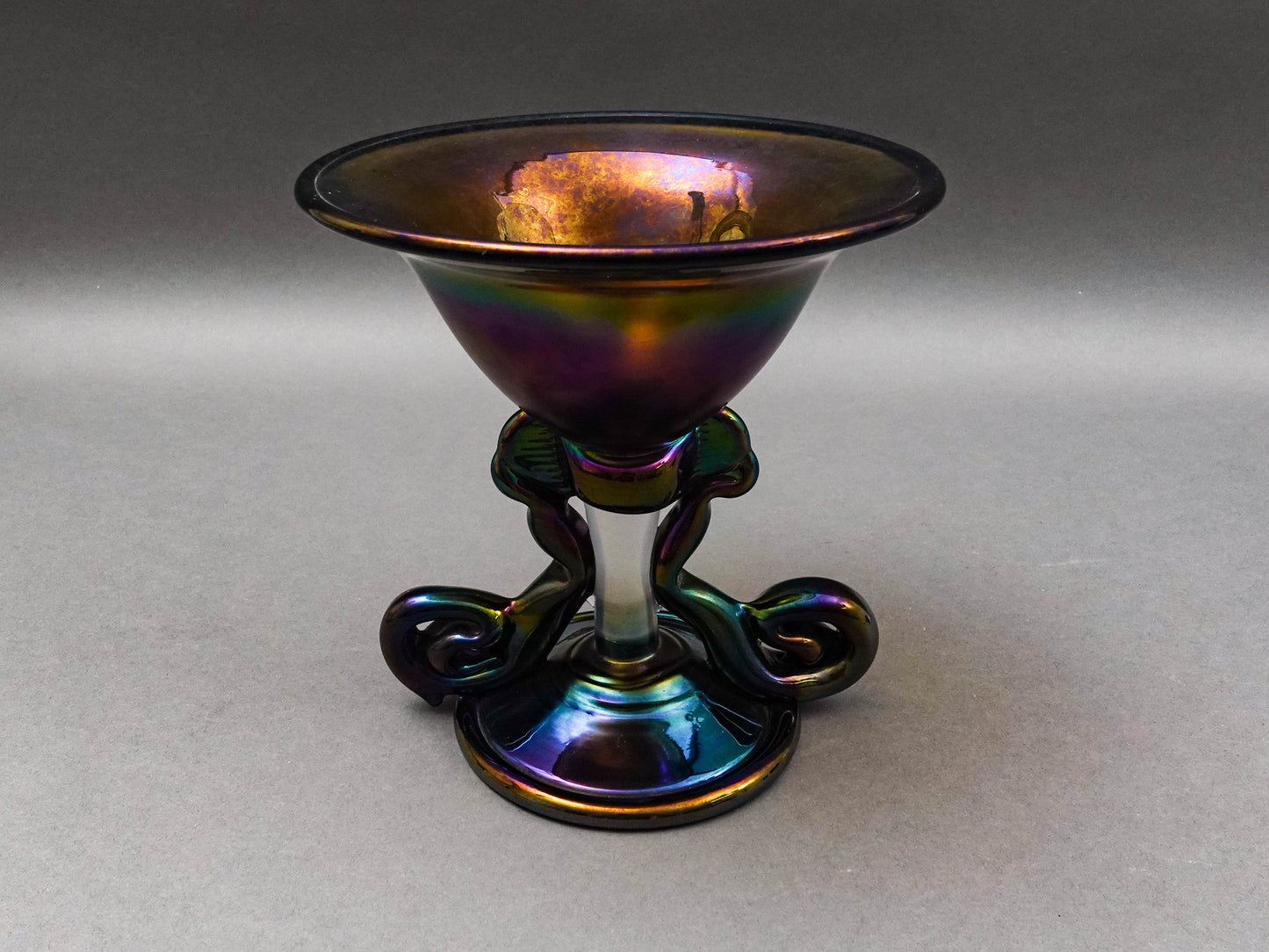 Kim Newcomb 1973 Signed Iridescent Art Glass Vase Pedestal Bowl Compote