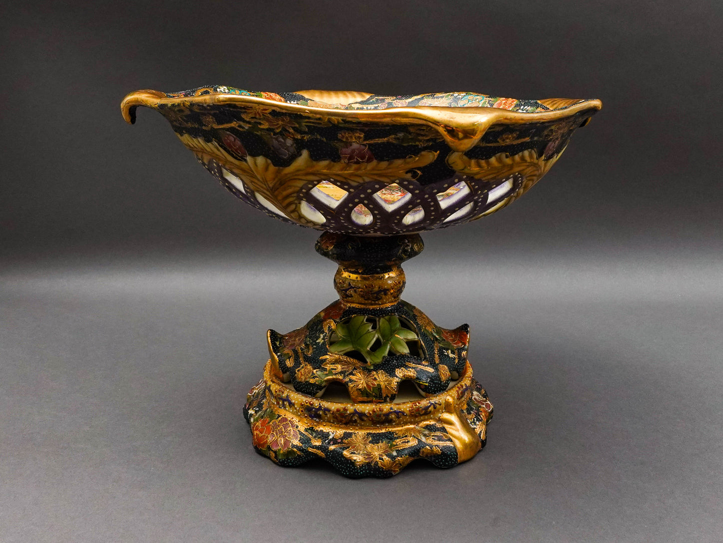 Royal Satsuma Handpainted Moriage Reticulated Pedestal Centerpiece Bowl Compote
