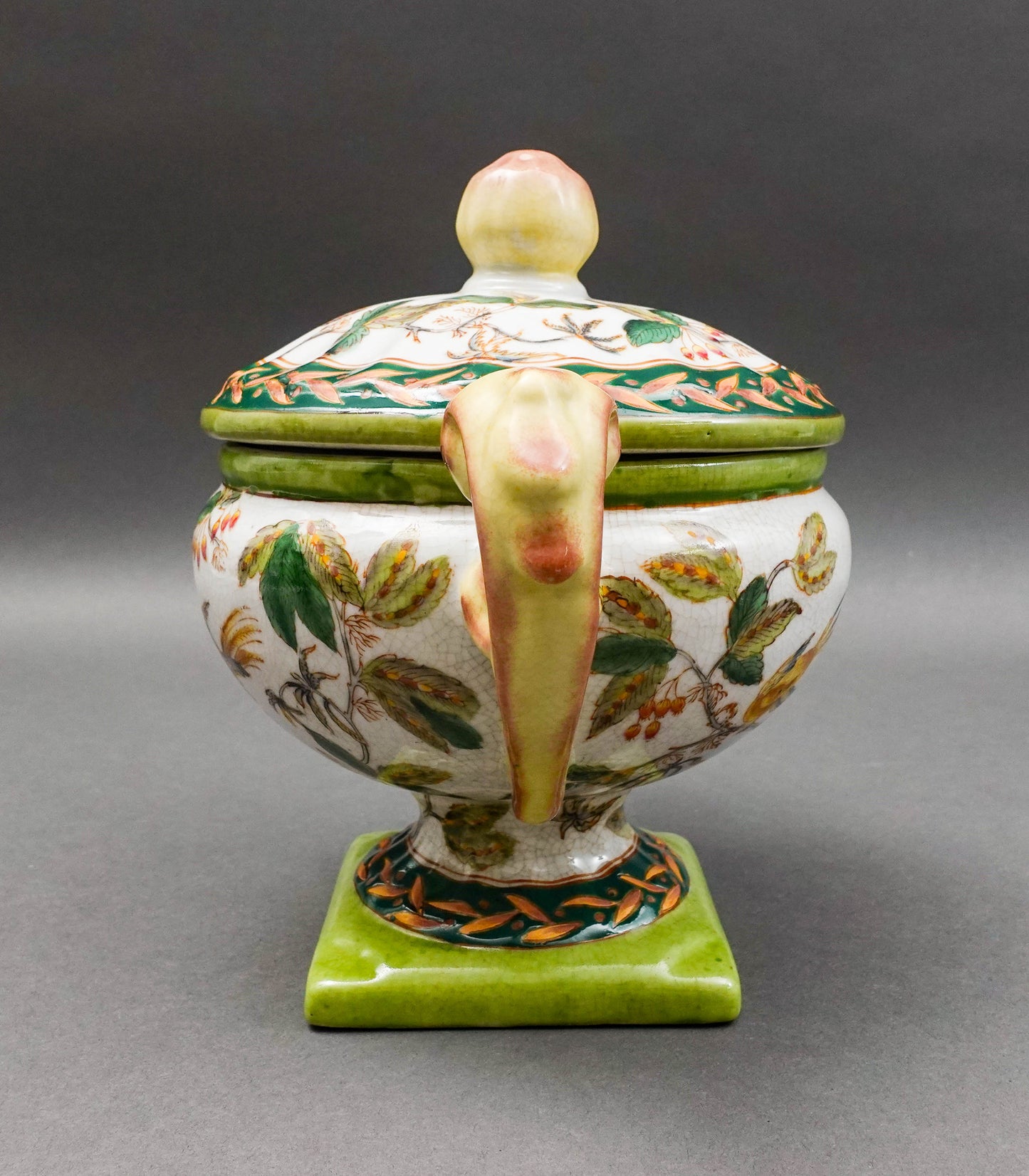 Wong Lee WL 1895 Vintage Floral & Birds Porcelain Centerpiece Covered Bowl Urn
