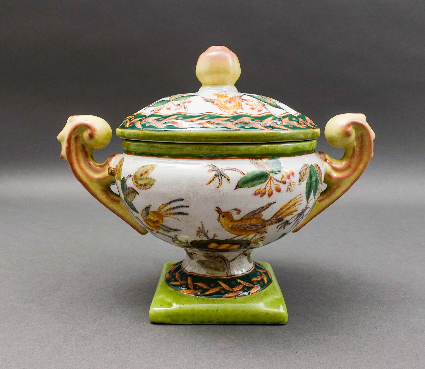 Wong Lee WL 1895 Vintage Floral & Birds Porcelain Centerpiece Covered Bowl Urn