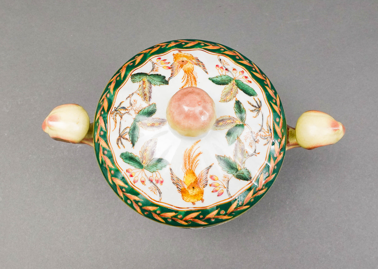 Wong Lee WL 1895 Vintage Floral & Birds Porcelain Centerpiece Covered Bowl Urn